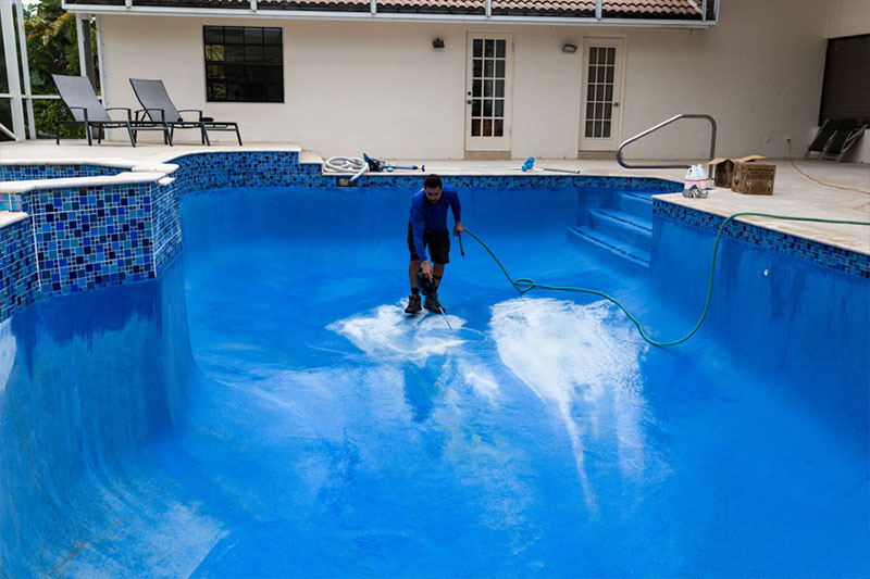 Swimming pool cleaning